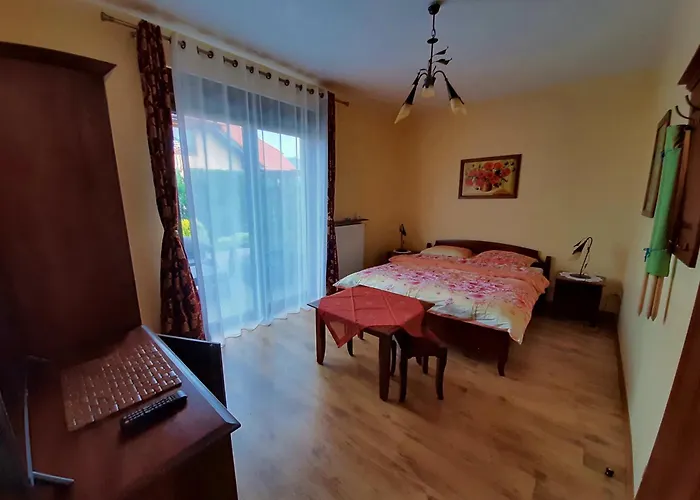 Biala Mewa W Rewalu Panzió *